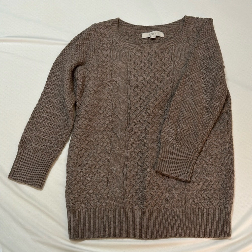 Loft women’s cable-knit sweater in light brown with contrasting sleeves, size XS